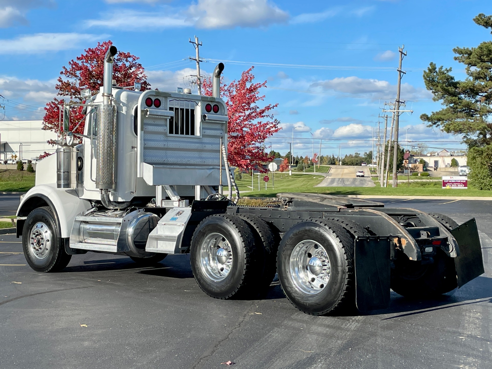 Used-2005-Peterbilt-378-Day-Cab---CAT-C15---475HP---18-Speed-with-AUX-TRANS--