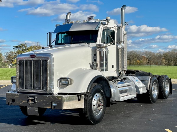 Used 2005 Peterbilt 378 Day Cab - CAT C15 - 475HP - 18 Speed with AUX TRANS - for sale Sold at Chicago Motor Cars in West Chicago IL 60185 1