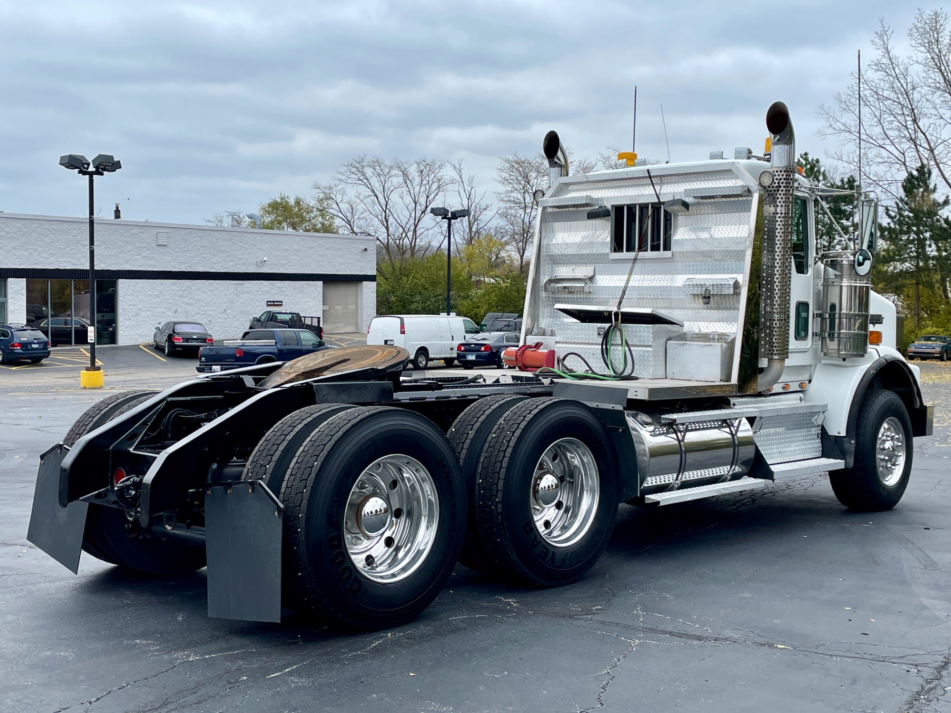 Used-2009-Kenworth-T800-Heavy-Haul---CAT-C15---18-Speed---86K-GVWR-Double-Lockers