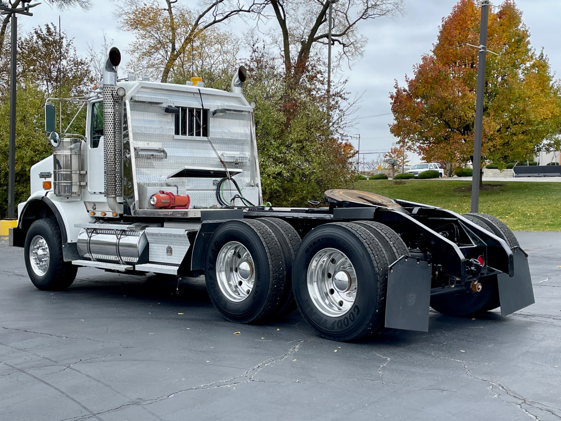 Used-2009-Kenworth-T800-Heavy-Haul---CAT-C15---18-Speed---86K-GVWR-Double-Lockers