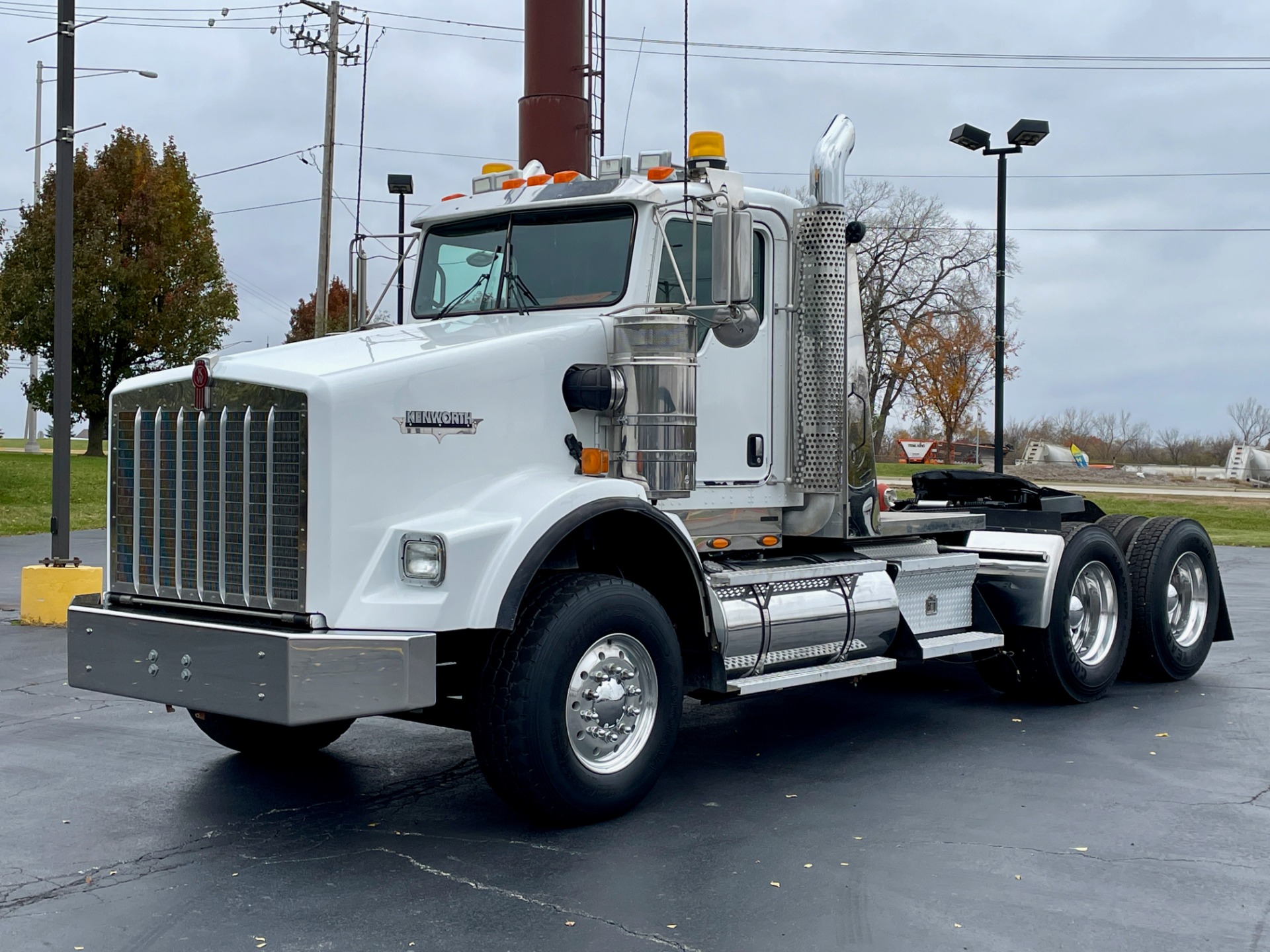 Used-2009-Kenworth-T800-Heavy-Haul---CAT-C15---18-Speed---86K-GVWR-Double-Lockers