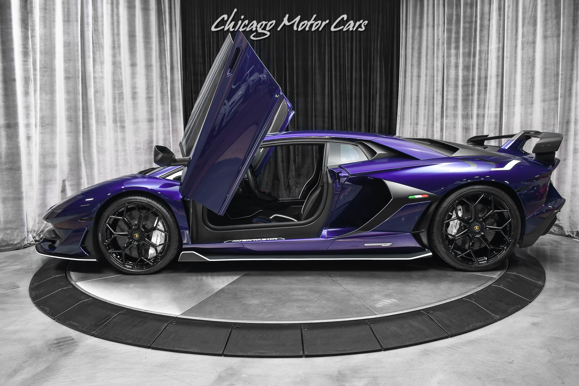 Used-2019-Lamborghini-Aventador-LP-770-4-SVJ-Coupe-RARE-Viola-Aletheia-Hot-Color-Combo-Carbon-Fiber