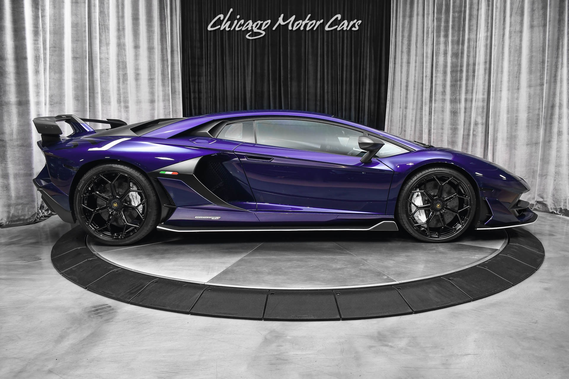 Used-2019-Lamborghini-Aventador-LP-770-4-SVJ-Coupe-RARE-Viola-Aletheia-Hot-Color-Combo-Carbon-Fiber