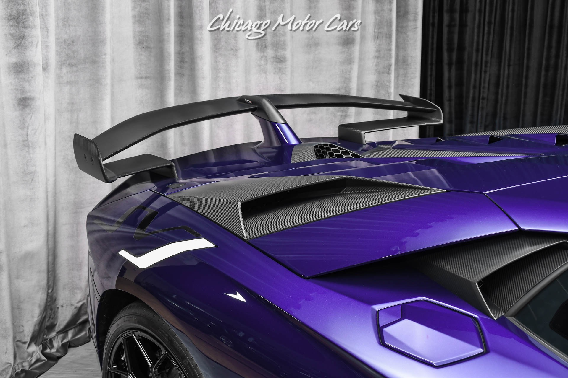 Used-2019-Lamborghini-Aventador-LP-770-4-SVJ-Coupe-RARE-Viola-Aletheia-Hot-Color-Combo-Carbon-Fiber