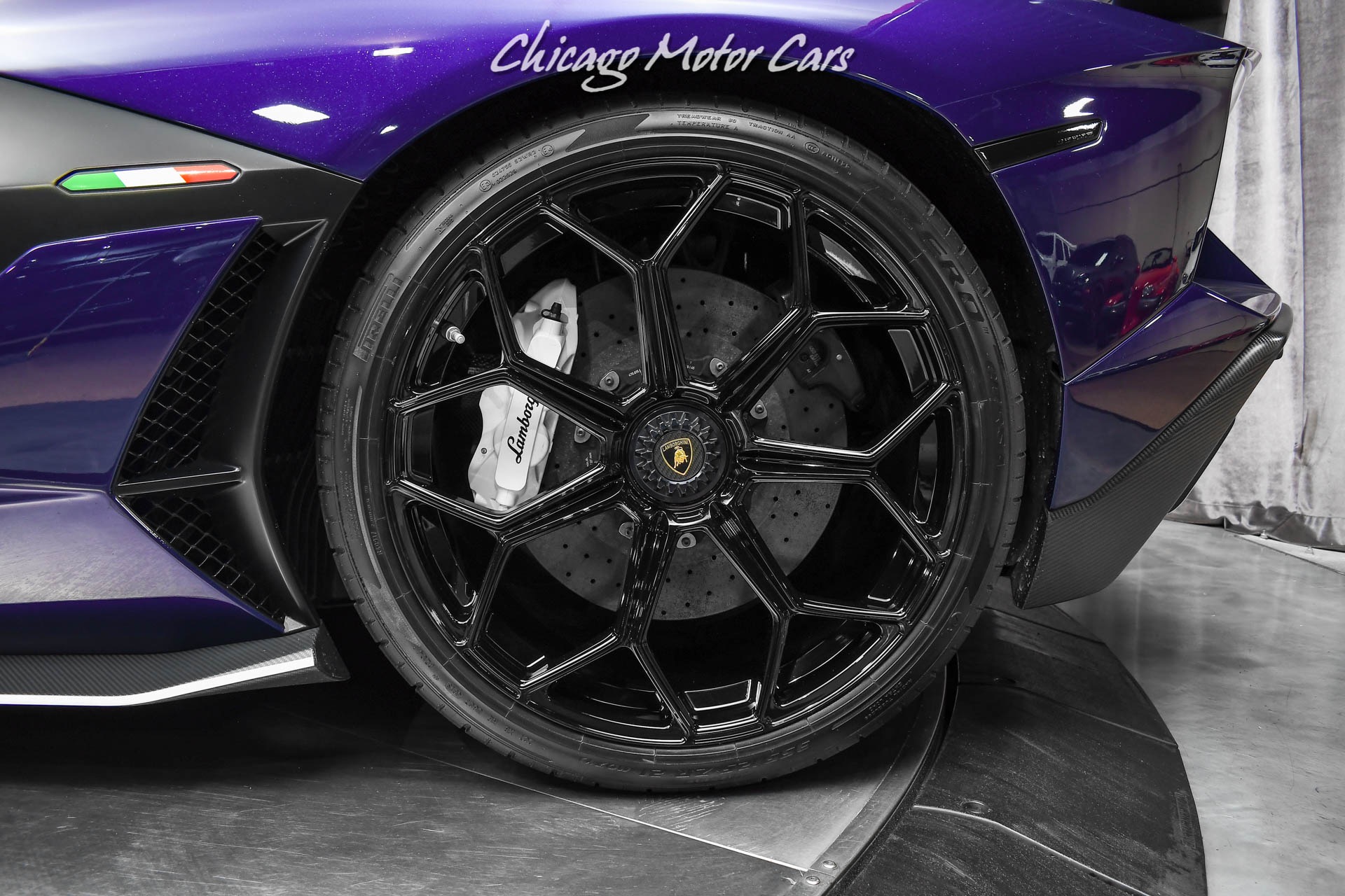 Used-2019-Lamborghini-Aventador-LP-770-4-SVJ-Coupe-RARE-Viola-Aletheia-Hot-Color-Combo-Carbon-Fiber