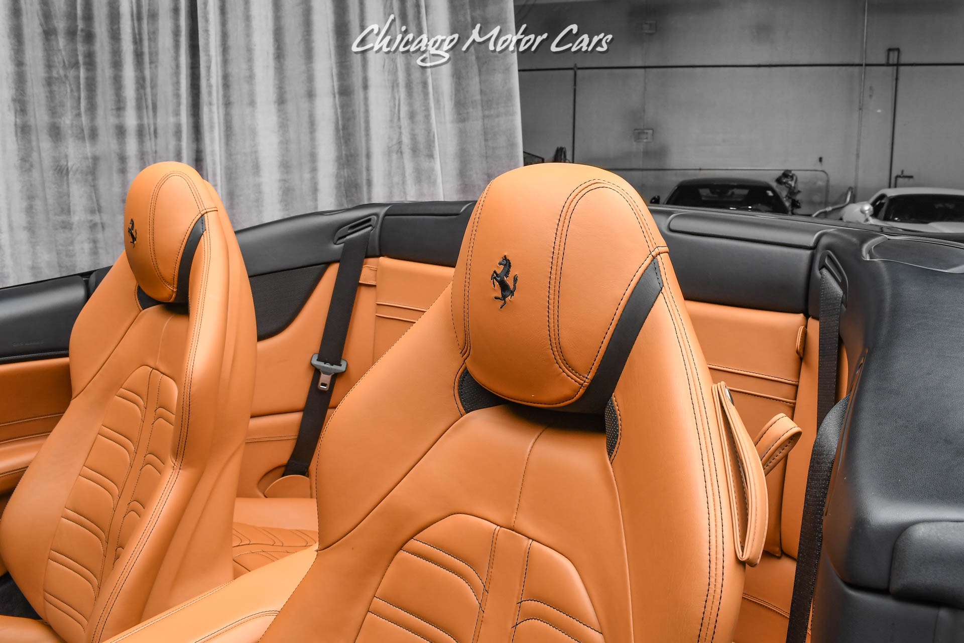 Used-2015-Ferrari-California-T-Convertible-20s-Only-13k-Miles-SERVICED-Optioned-Well-Hot-Color-Combo