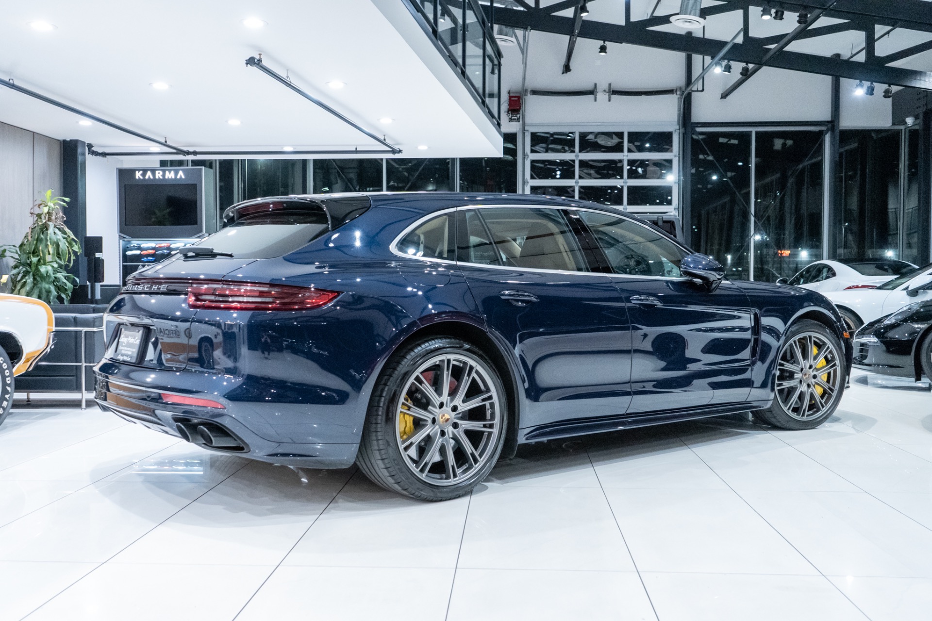 Used-2019-Porsche-Panamera-Turbo-Sport-Turismo-Carbon-Ceramics-PDCC-Sport-Design-Pkg-193k-MSRP