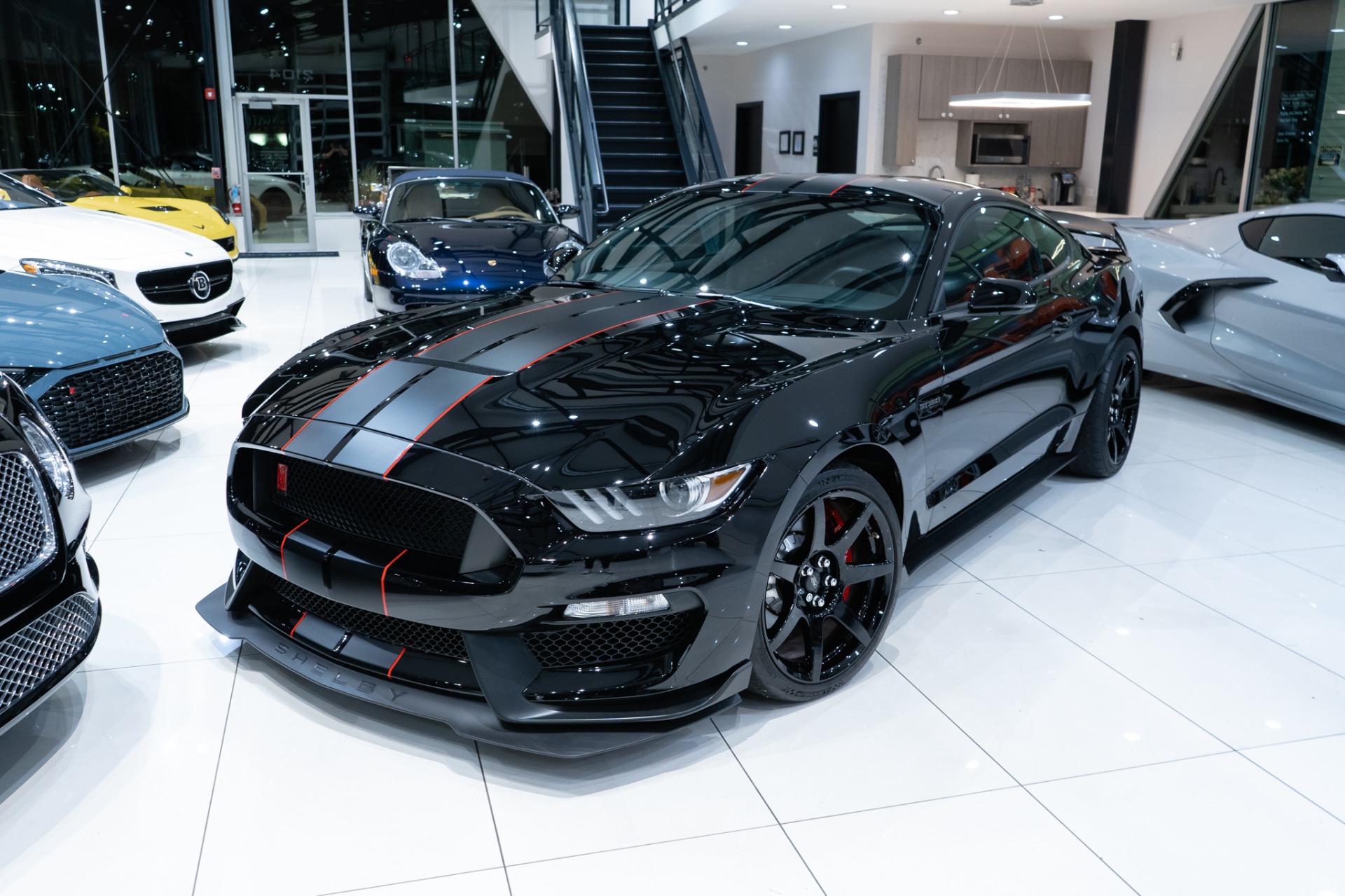 Used-2019-Ford-Mustang-Shelby-GT350R-Coupe-Only-600-Miles-LOADED-Super-RARE-B-O-Sound