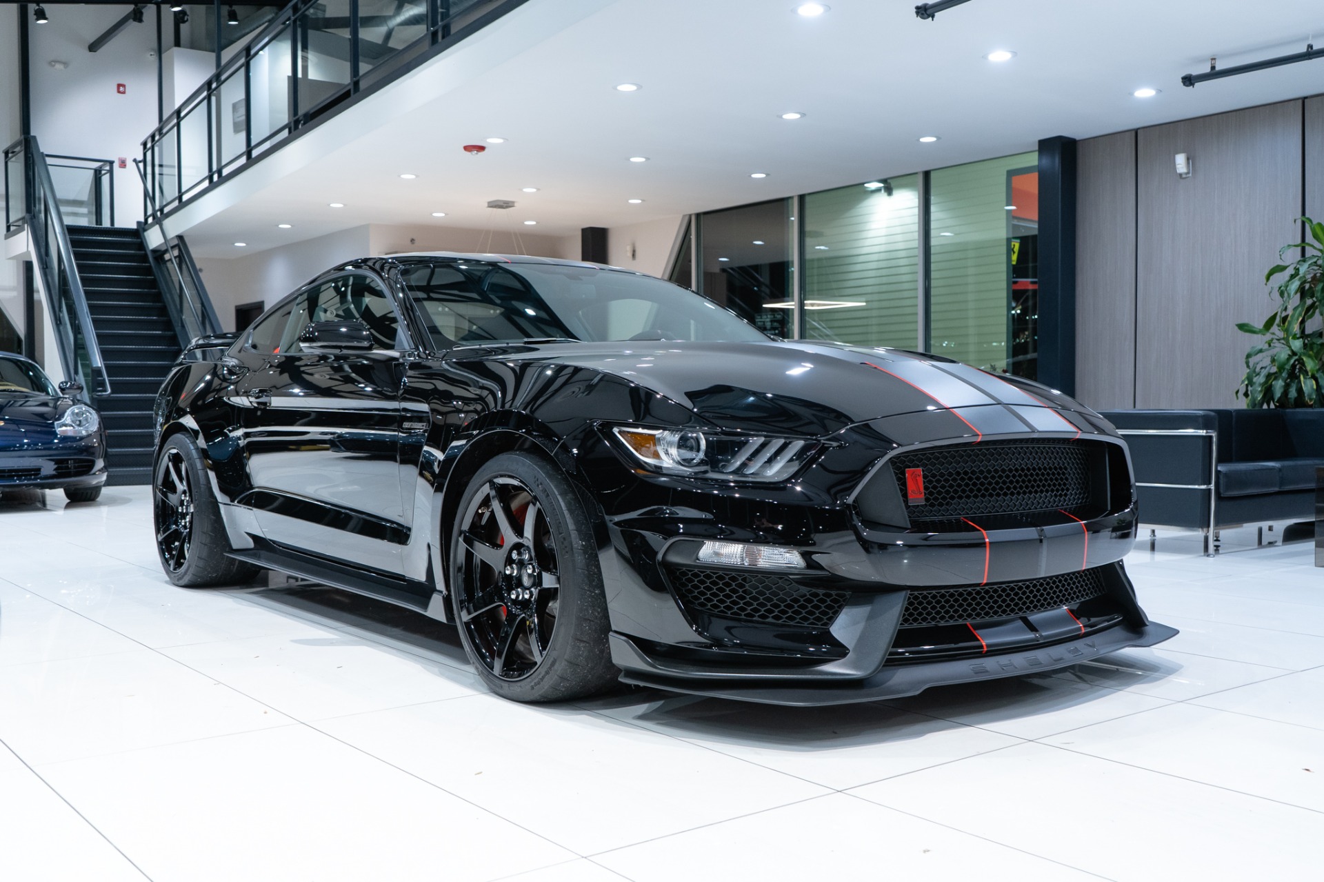 Used-2019-Ford-Mustang-Shelby-GT350R-Coupe-Only-600-Miles-LOADED-Super-RARE-B-O-Sound