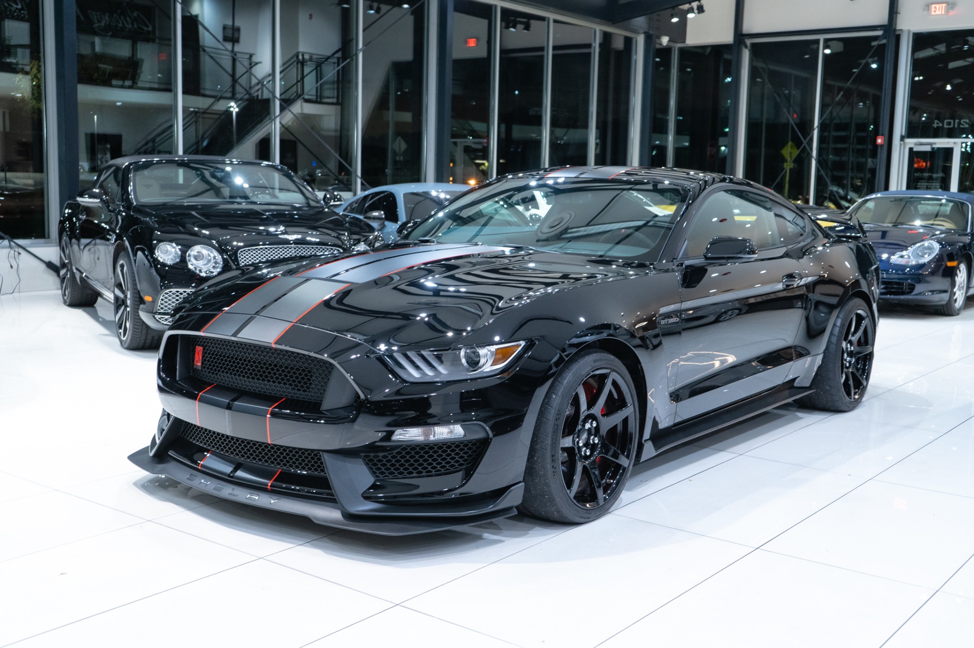 Used-2019-Ford-Mustang-Shelby-GT350R-Coupe-Only-600-Miles-LOADED-Super-RARE-B-O-Sound