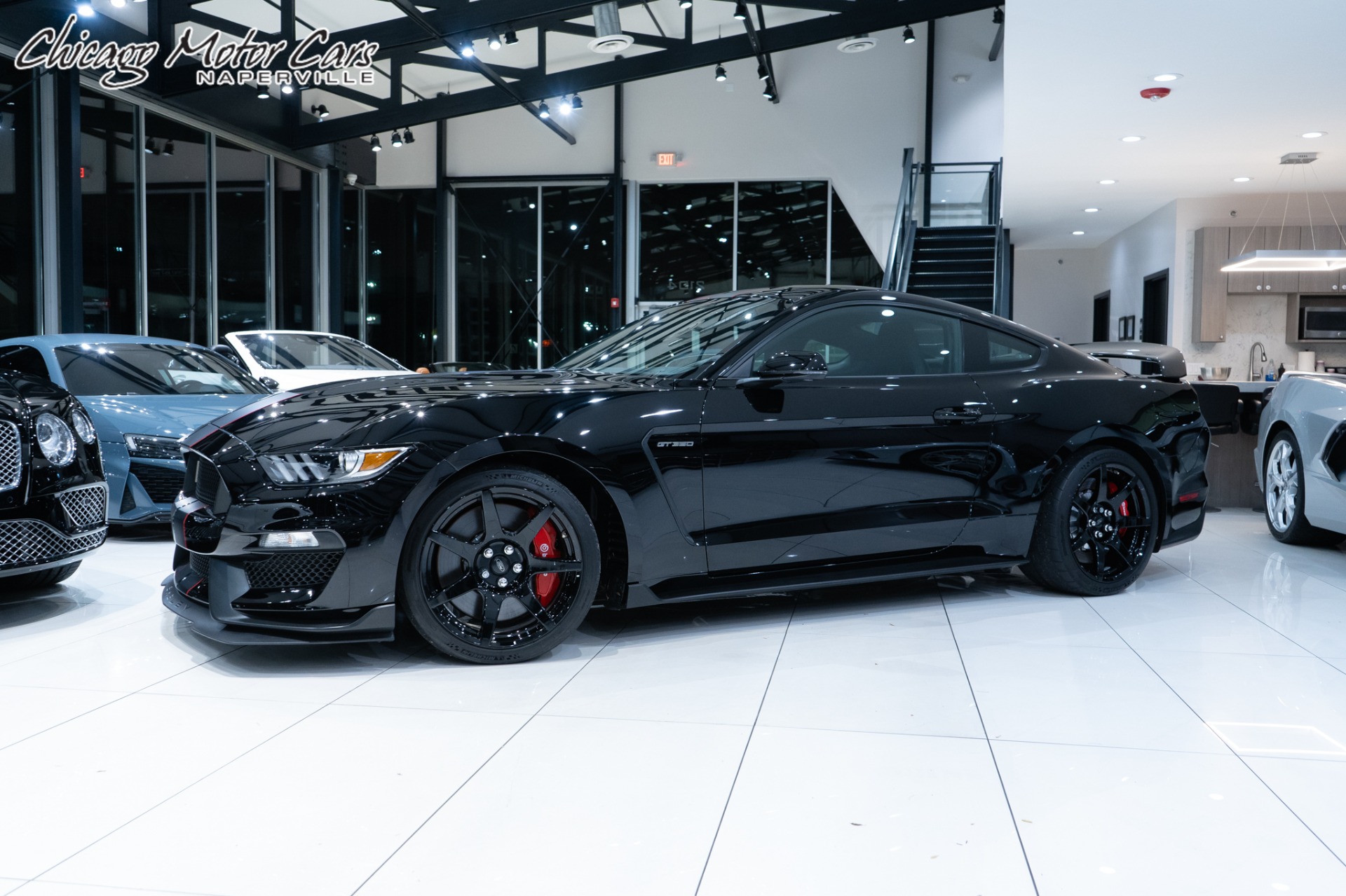 Used-2019-Ford-Mustang-Shelby-GT350R-Coupe-Only-600-Miles-LOADED-Super-RARE-B-O-Sound