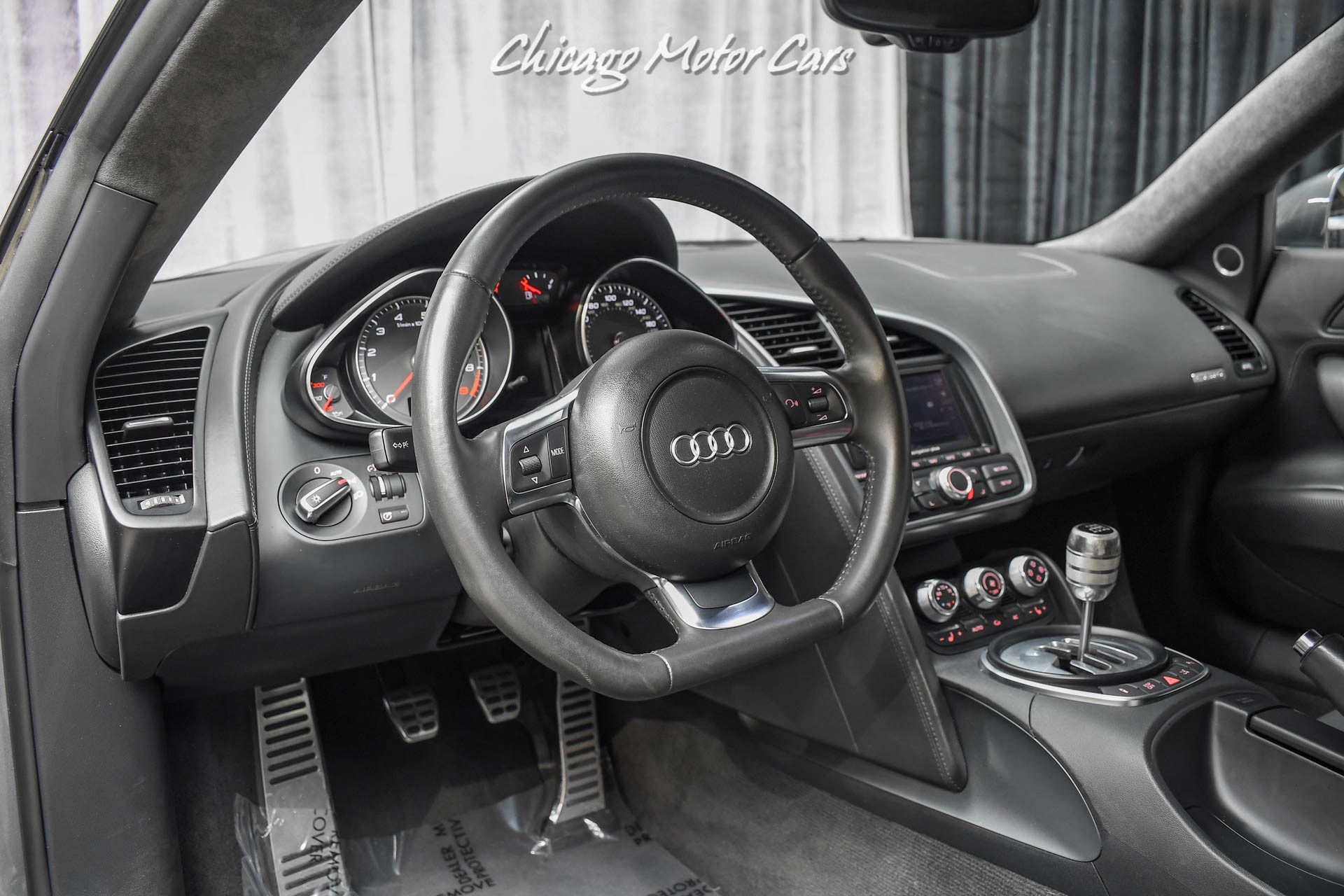 Audi R8 2009 Interior
