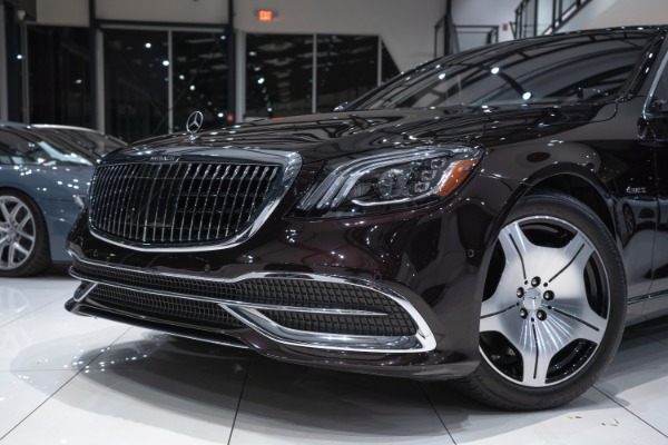 Used 2019 Mercedes-Benz S560 Maybach 4Matic Sedan - MSRP $194,045  Spectacular Two Tone! Magic Sky! Exec. Rear Seats! for sale Sold at Chicago Motor Cars in West Chicago IL 60185 5