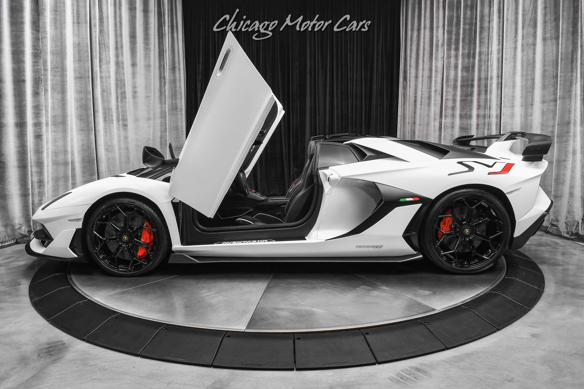 Used-2020-Lamborghini-Aventador-SVJ-LP770-4-Roadster-Factory-Matte-White-CARBON-FIBER-Everywhere-Only-2k-Miles