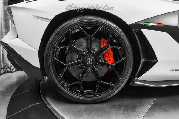 Used-2020-Lamborghini-Aventador-SVJ-LP770-4-Roadster-Factory-Matte-White-CARBON-FIBER-Everywhere-Only-2k-Miles