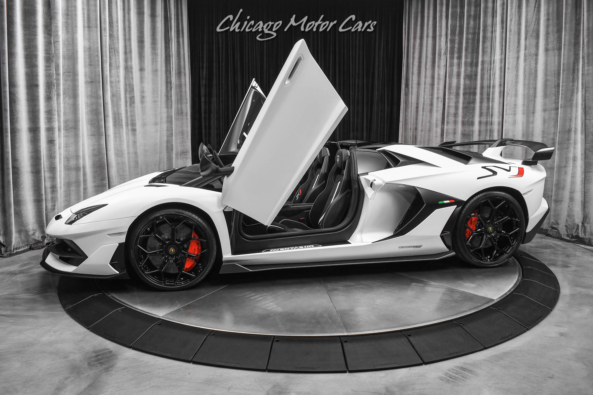 Used-2020-Lamborghini-Aventador-SVJ-LP770-4-Roadster-Factory-Matte-White-CARBON-FIBER-Everywhere-Only-2k-Miles