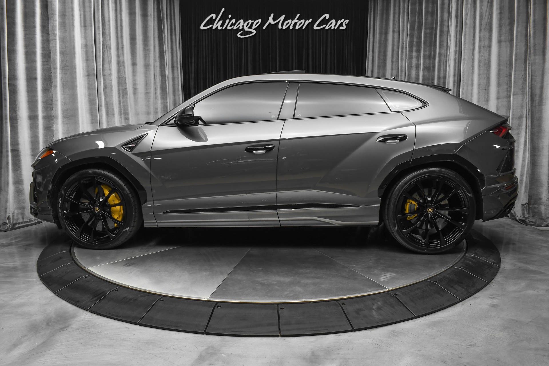 Used-2021-Lamborghini-Urus-SUV-Advanced-3d-Sound-23s-Panoramic-Roof-LOADED-Only-3k-Miles