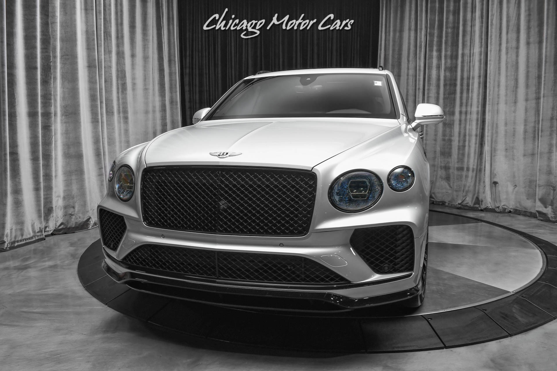 Used-2021-Bentley-Bentayga-Speed-SUV-Black-Spec-with-Black-Wheels-LOADED-Stunning-Combination