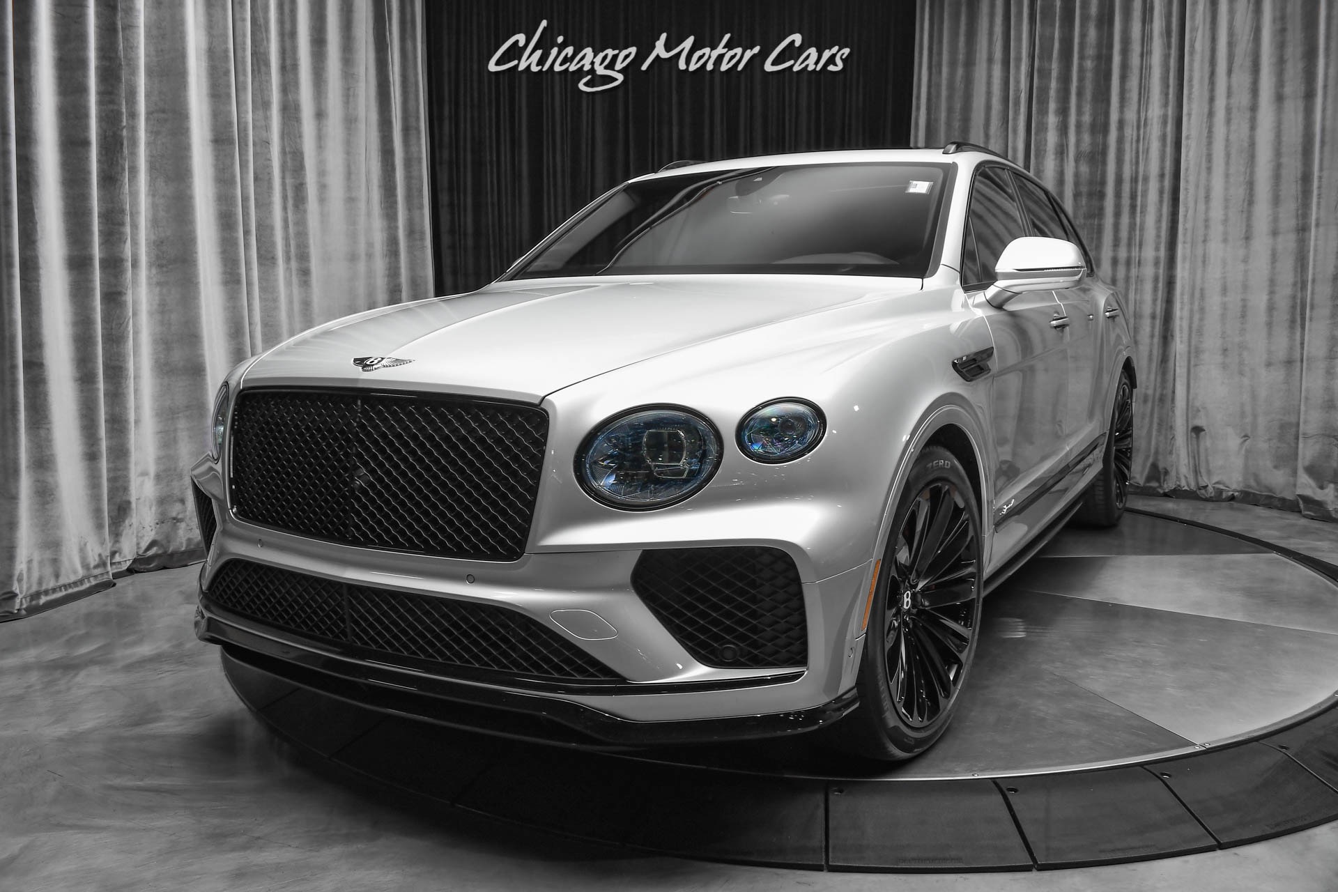 Used-2021-Bentley-Bentayga-Speed-SUV-Black-Spec-with-Black-Wheels-LOADED-Stunning-Combination