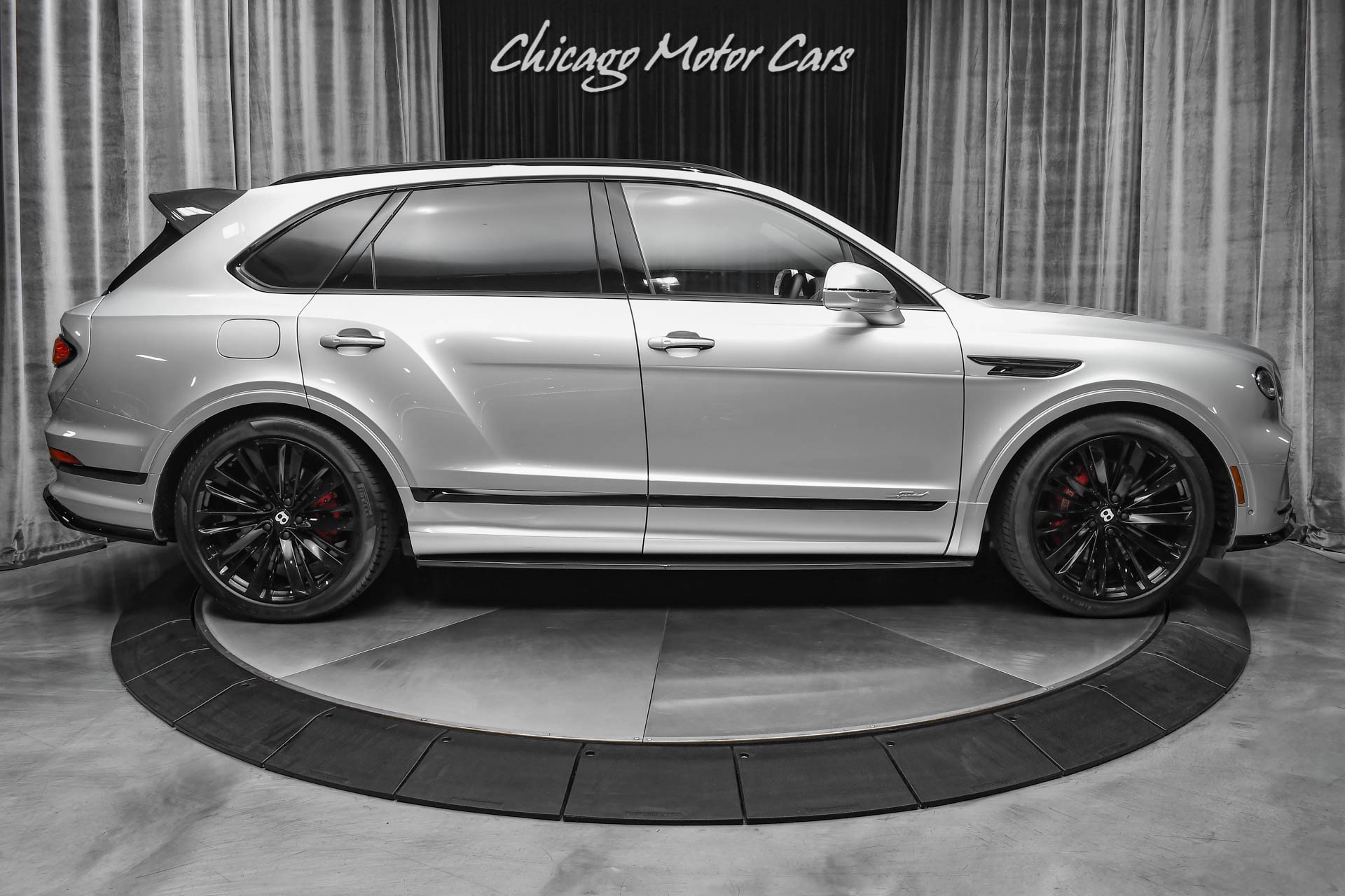 Used-2021-Bentley-Bentayga-Speed-SUV-Black-Spec-with-Black-Wheels-LOADED-Stunning-Combination