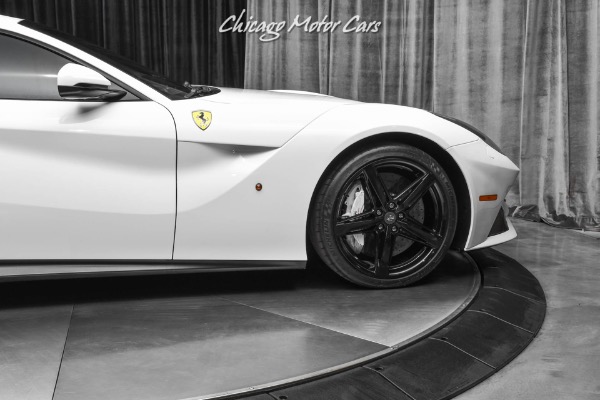 Used-2014-Ferrari-F12berlinetta-Coupe-Carbon-Fiber-Driver-Zone--LEDs-Diamond-Pattern-Seats