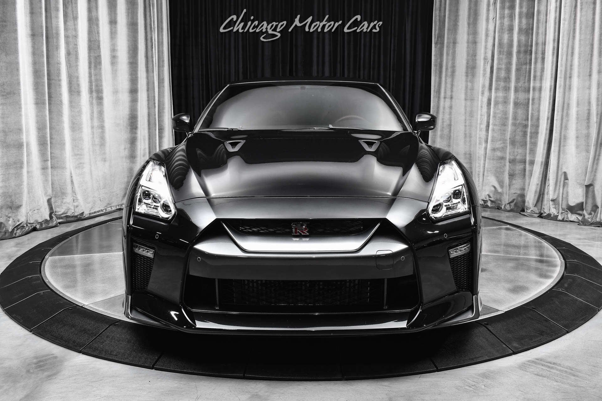 2017 NISSAN GT-R - Image 7