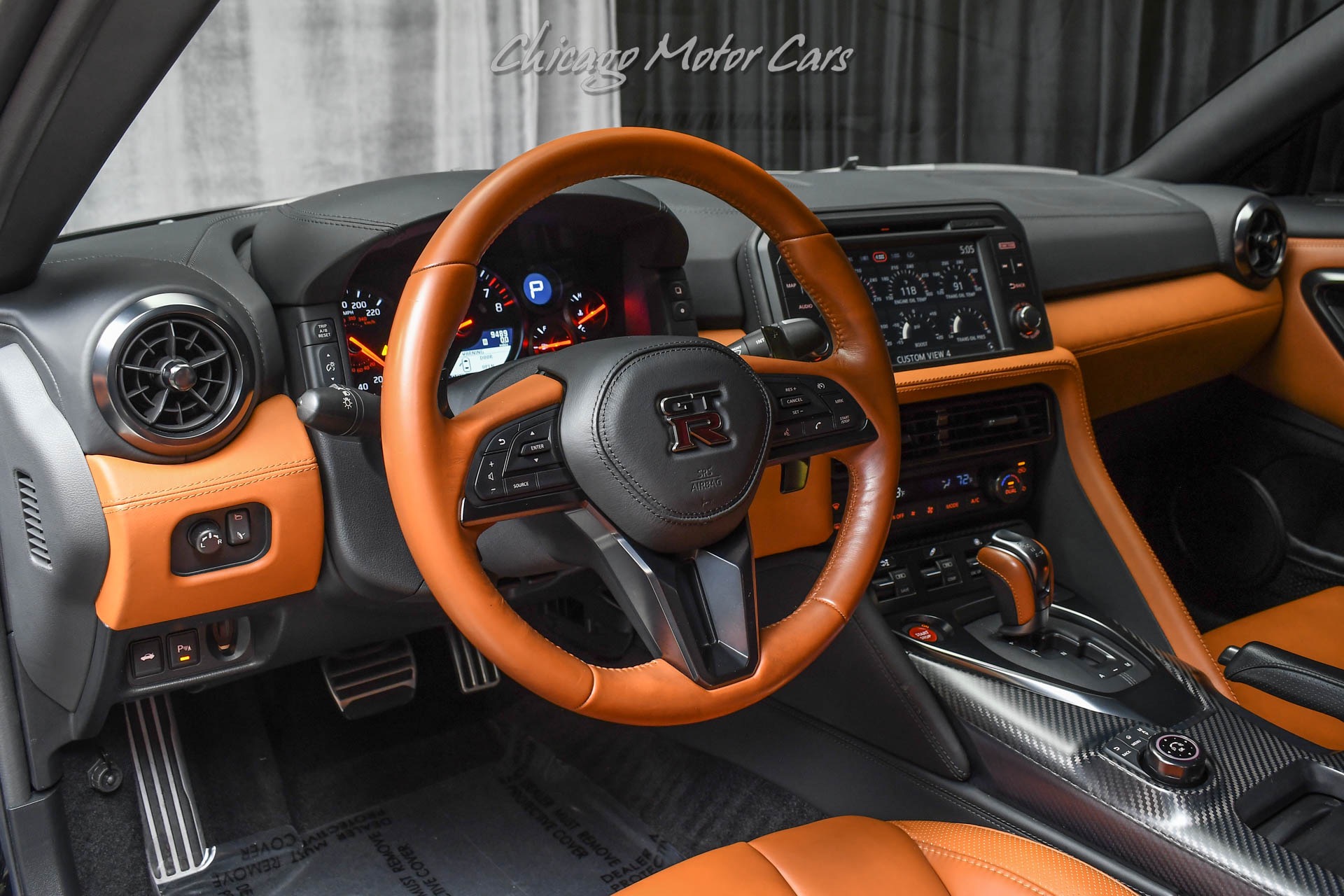 2017 NISSAN GT-R - Image 8