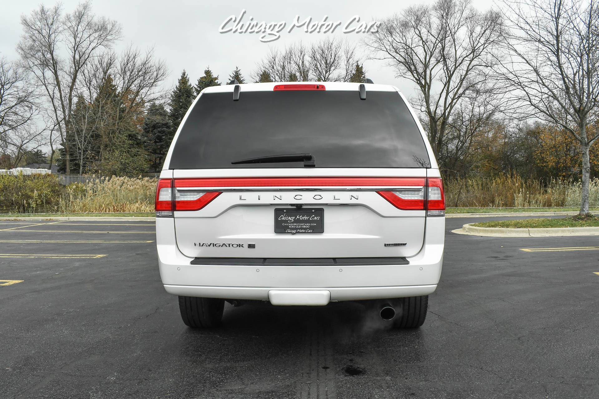 2016 Lincoln Navigator L Purchase with Low Mileage, image size:1920x1280