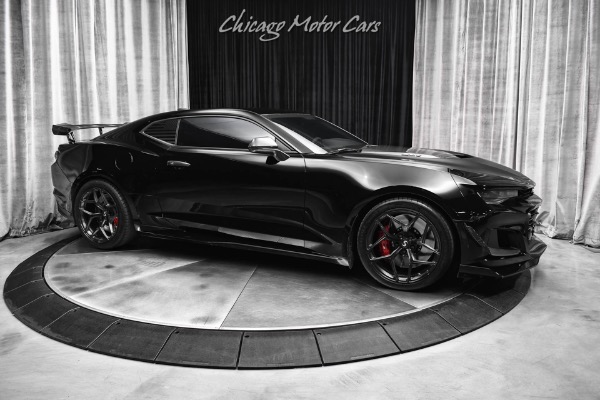 Auto World 1/64 Chevrolet Camaro 2019 Nickey ZL1 1LE, Nero Opaco, AWSP094A