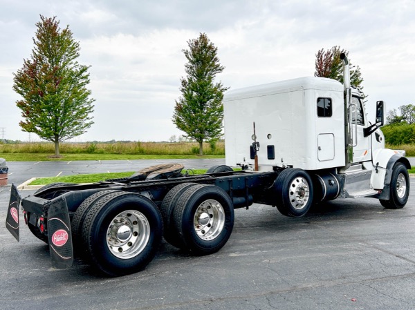 Used 2016 Peterbilt 567 Sleeper - Steerable Tri-Axle - Paccar MX-13 - 13 Speed Manual for sale Sold at Chicago Motor Cars in West Chicago IL 60185 5