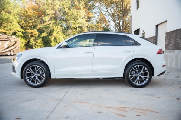 Used 2020 Audi Q8 3.0T quattro Premium SUV AWD White! Navigation! LOADED Perfect! for sale Sold at Chicago Motor Cars in West Chicago IL 60185 4
