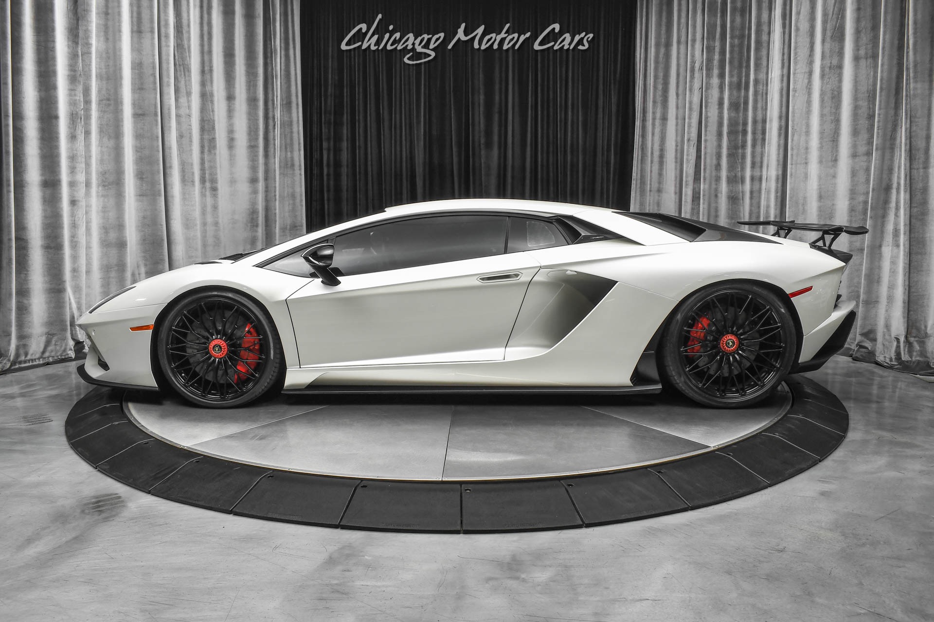 Used-2018-Lamborghini-Aventador-LP740-4-S-RARE-Balloon-White-Pearl-Effect-TONS-of-Carbon-FULL-PPF-LOADED