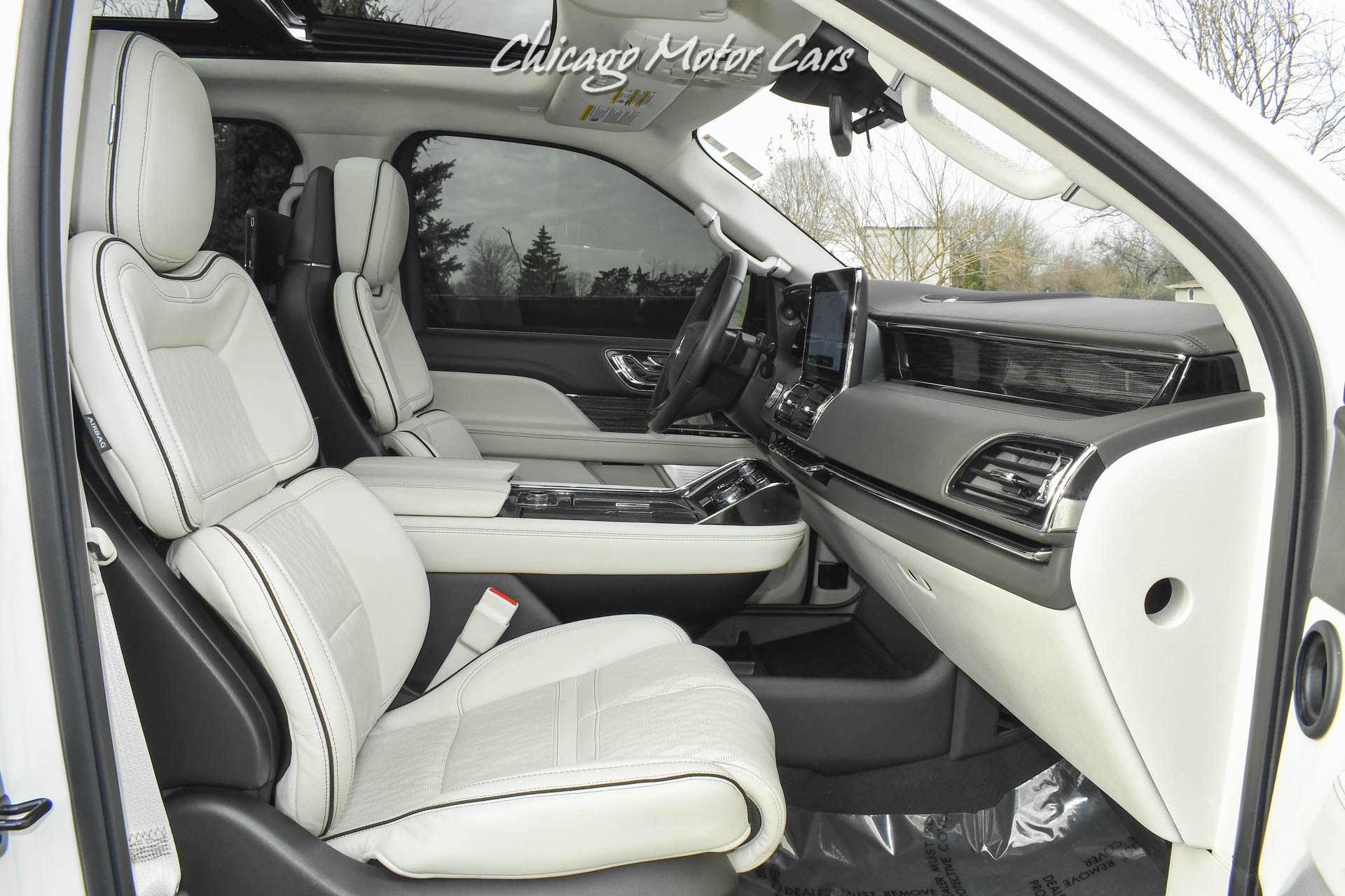 Used-2019-Lincoln-Navigator-Black-Label-4X4-SUV-Rear-Seat-Entertainment-Super-Luxurious-3-Row-SUV