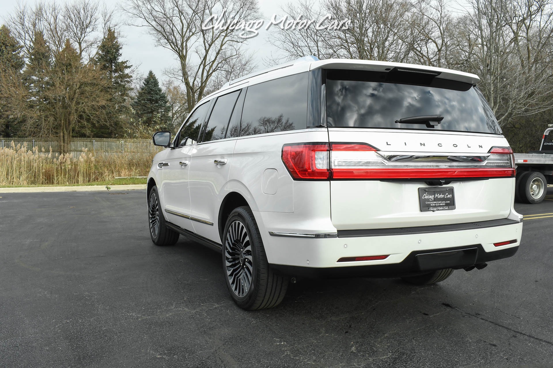 Used-2019-Lincoln-Navigator-Black-Label-4X4-SUV-Rear-Seat-Entertainment-Super-Luxurious-3-Row-SUV