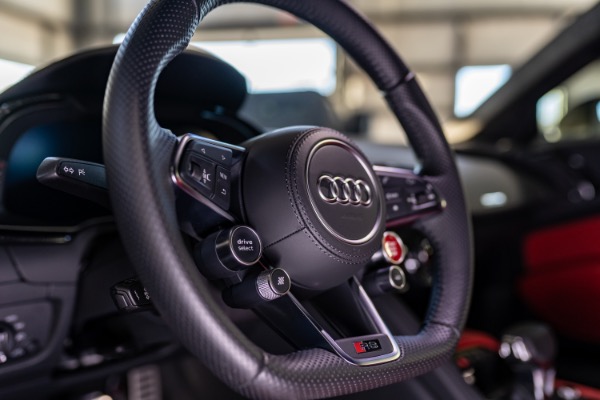Used-2020-Audi-R8-52-quattro-V10-performance-Coupe-Hot-Color-Combo-Carbon-Fiber-LOADED