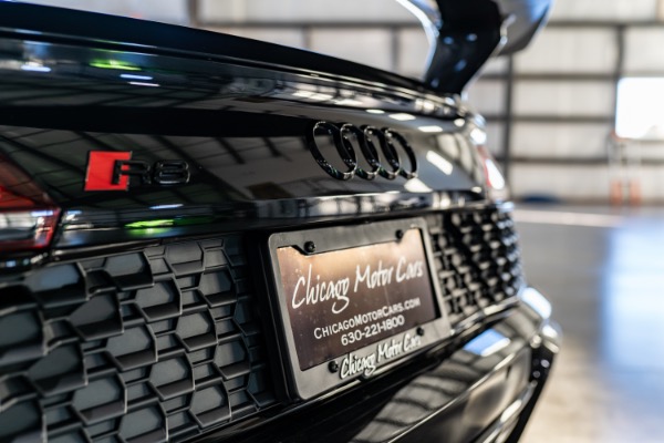 Used 2020 Audi R8 5.2 quattro V10 performance Coupe Hot Color Combo! Carbon Fiber! LOADED! for sale Sold at Chicago Motor Cars in West Chicago IL 60185 6