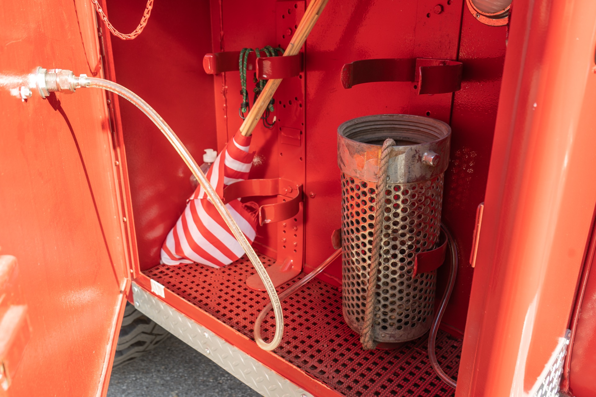 Used-1963-AMERICAN-LAFRANCE-28-FIRETRUCK-Detroit-Diesel-Serviced-New-Tires-Custom-Flame-Thrower