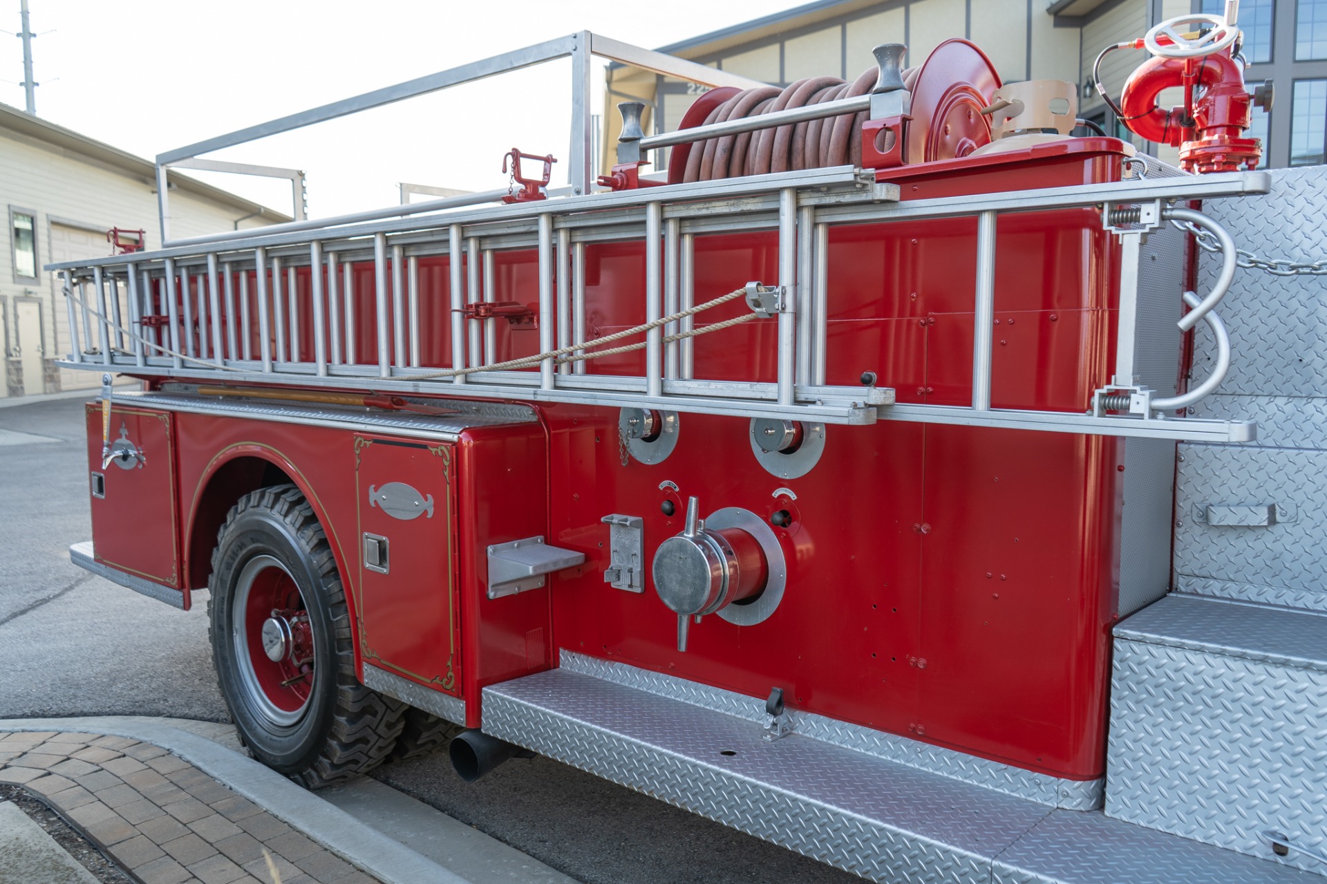 Used-1963-AMERICAN-LAFRANCE-28-FIRETRUCK-Detroit-Diesel-Serviced-New-Tires-Custom-Flame-Thrower