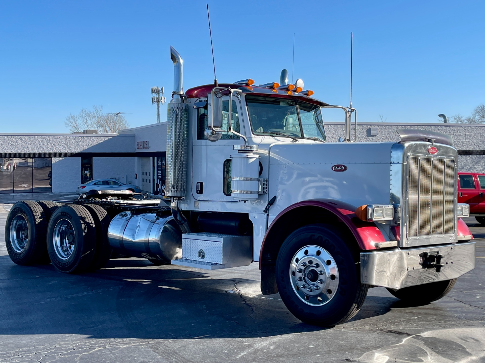 Used-2007-Peterbilt-379-Day-Cab---CAT-C15-ACERT---10-Speed-Manual