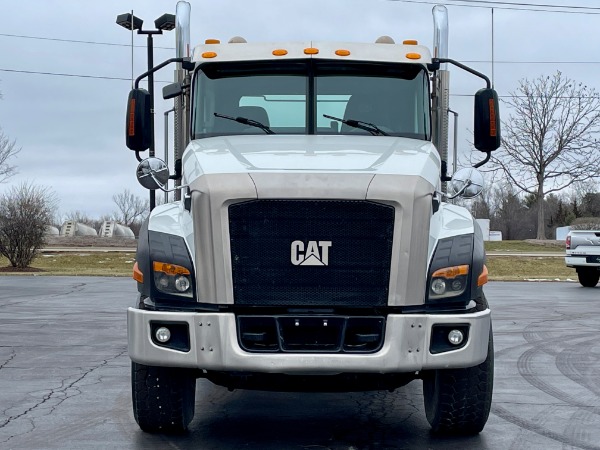 Used-2013-Caterpillar-CT660-Day-Cab---CAT-CT-15---500-Horsepower---18-Speed-Manual