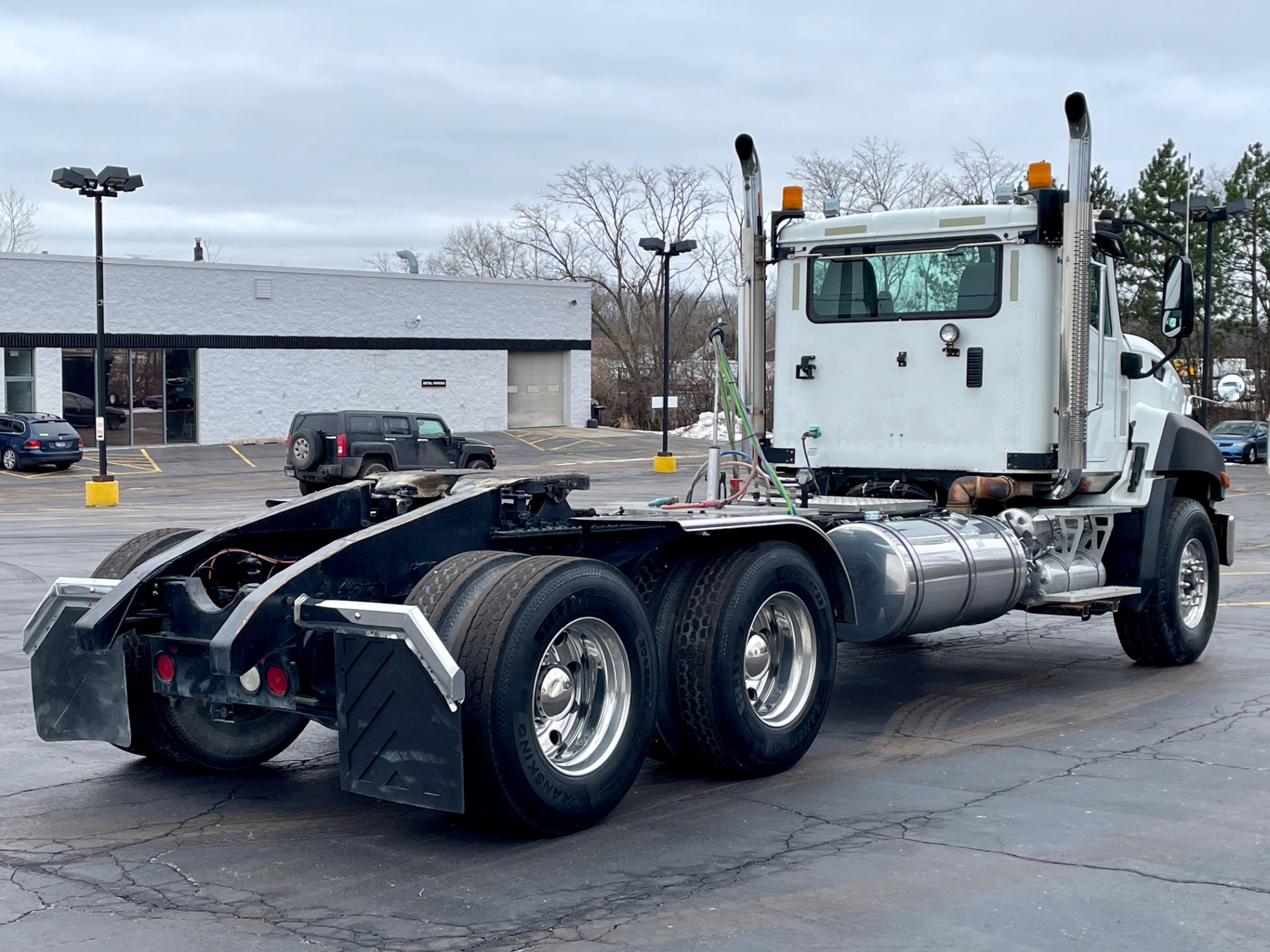 Used-2013-Caterpillar-CT660-Day-Cab---CAT-CT-15---500-Horsepower---18-Speed-Manual