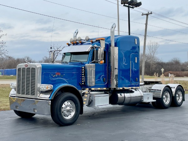 Used 2016 Peterbilt 389 Sleeper - Cummins ISX - 600 HP - 18 Speed Manual - ONLY 160K MILES! for sale Sold at Chicago Motor Cars in West Chicago IL 60185 1
