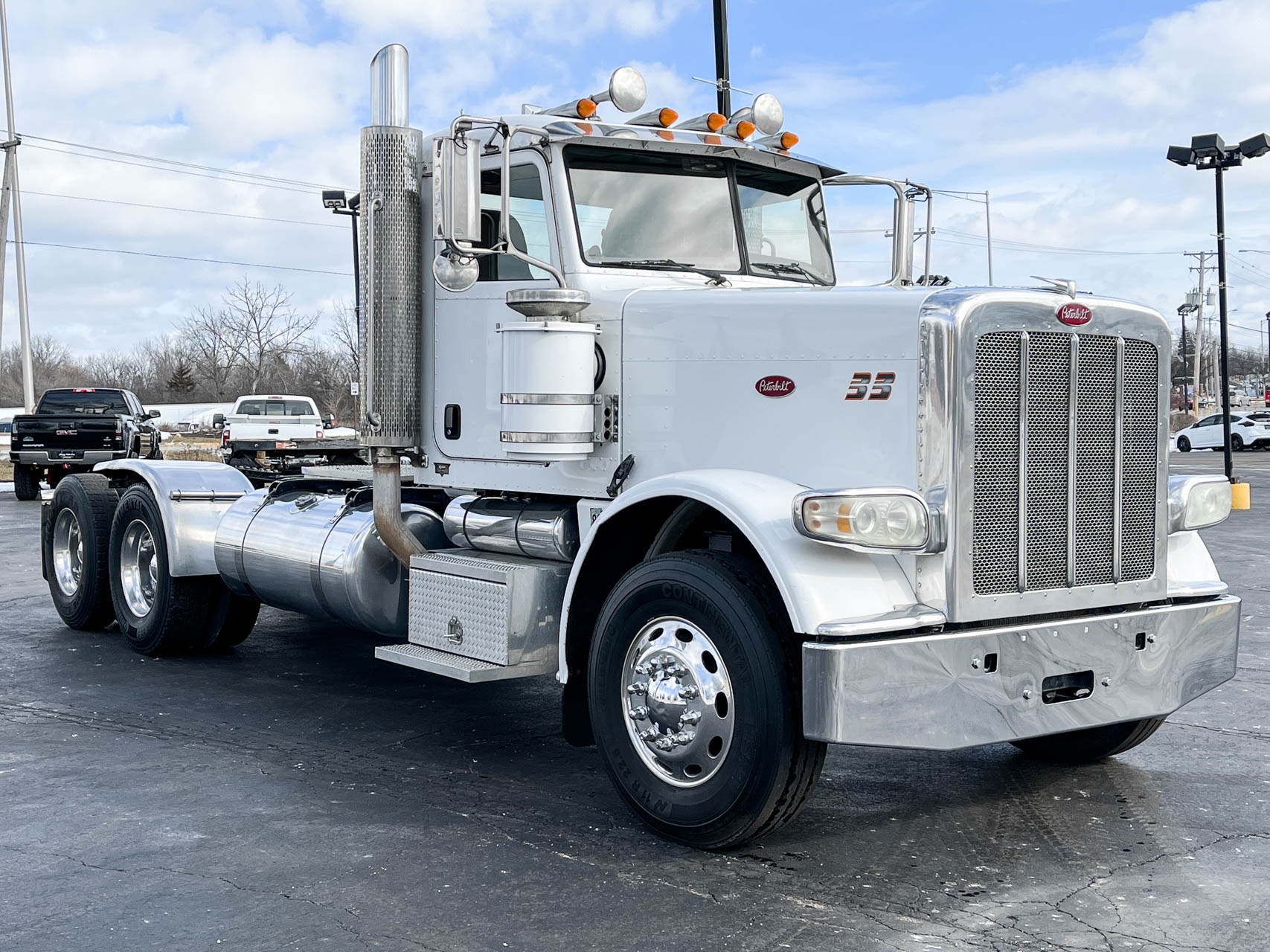 Used-2010-Peterbilt-388