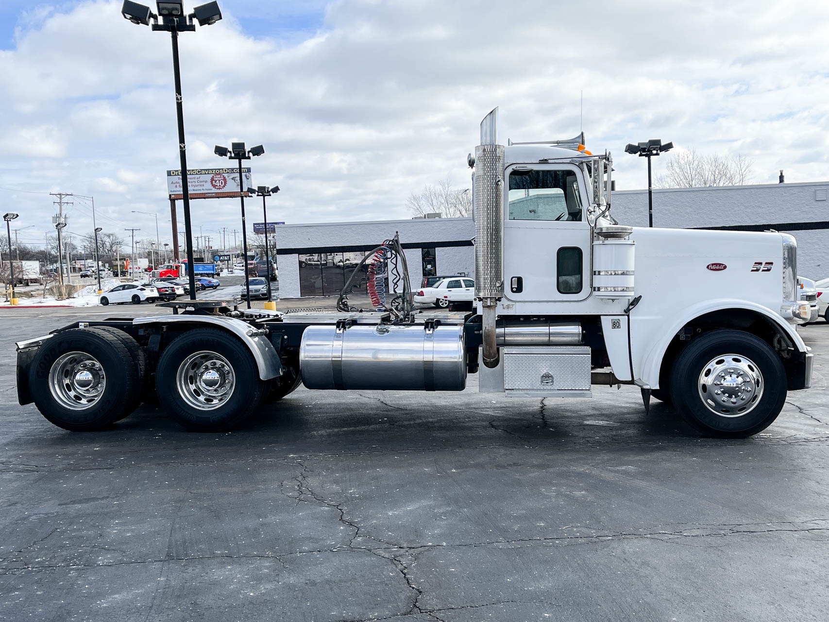 Used-2010-Peterbilt-388