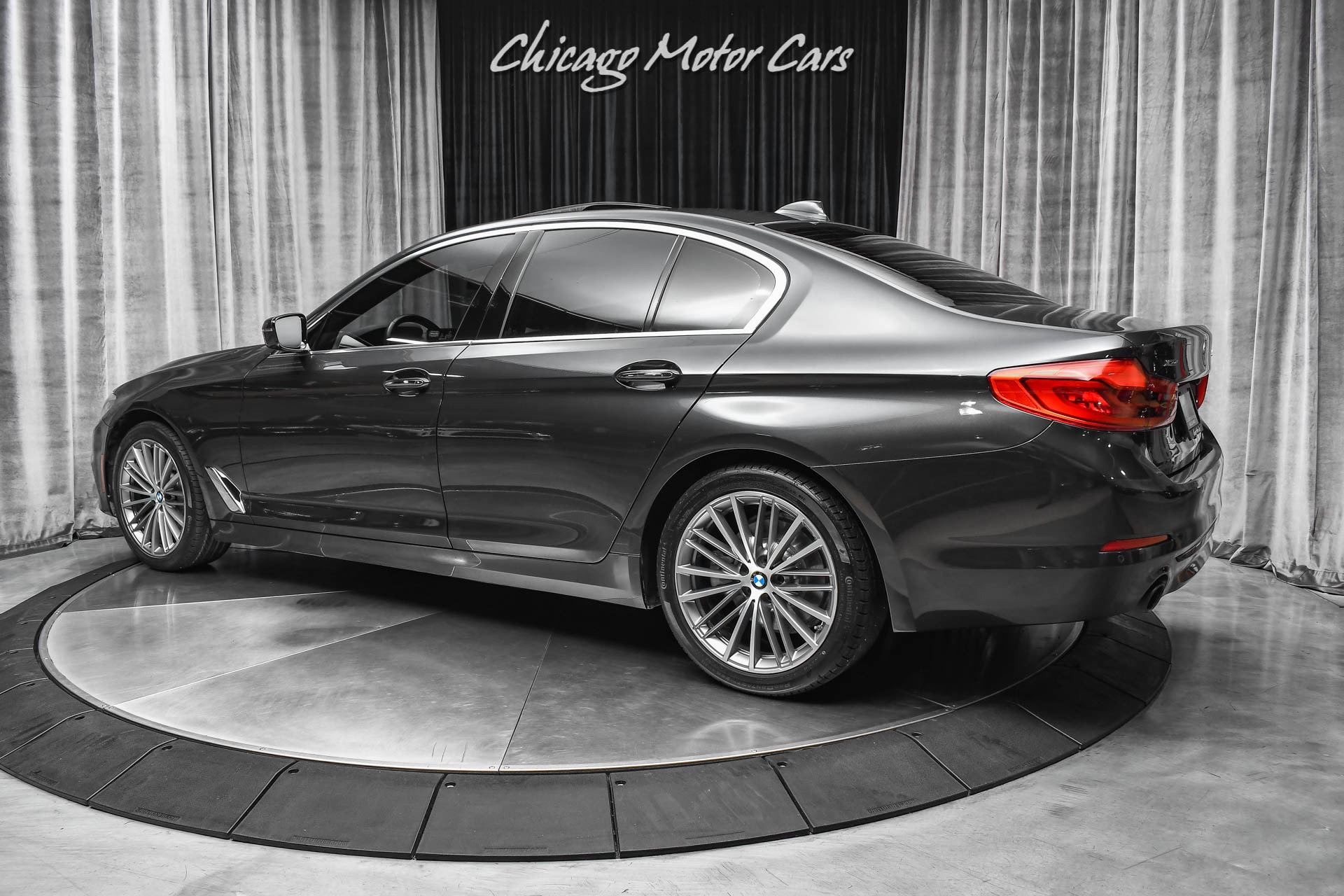 Used-2018-BMW-530i-xDrive-Sedan-Premium-Pack-Dakota-Leather-Navigation-CarPlay-AWD