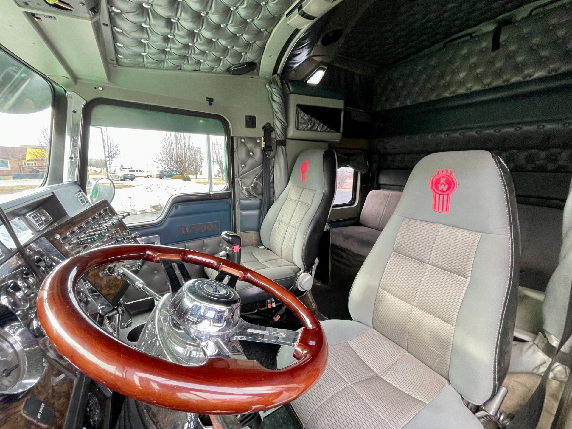 Used-1998-Kenworth-W900-Raised-Roof-Sleeper---Cummins-ISX---450-HP---13-Speed-Manual