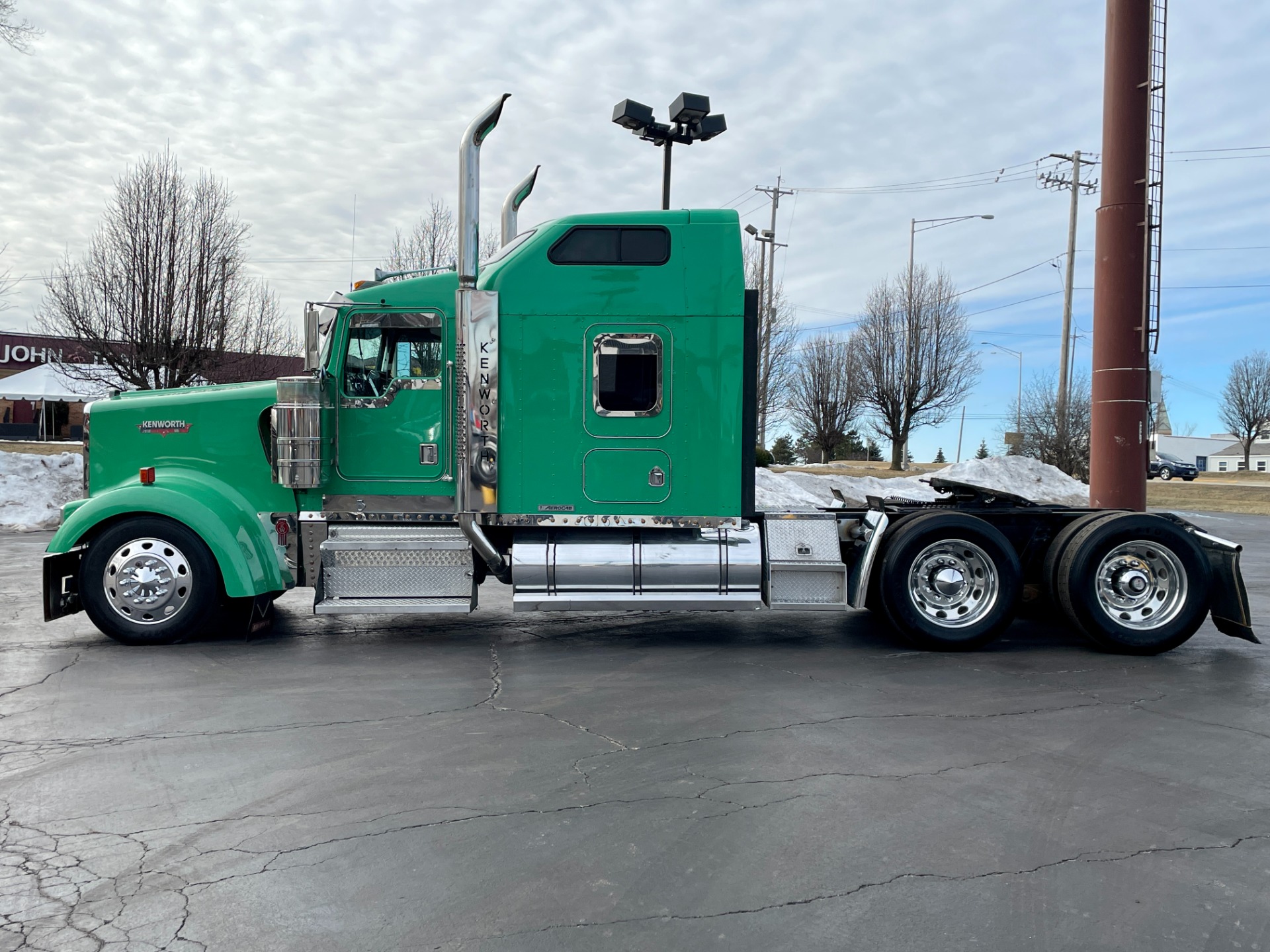 Used-1998-Kenworth-W900-Raised-Roof-Sleeper---Cummins-ISX---450-HP---13-Speed-Manual