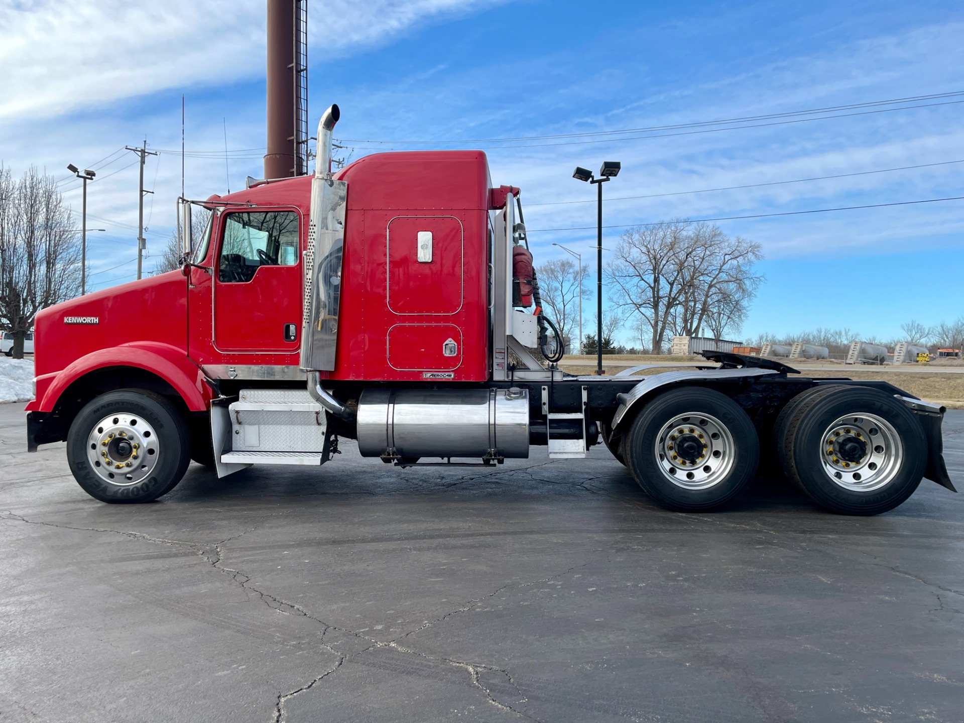 Used-2004-Kenworth-T800-Sleeper---CAT-Turbo-Diesel---430-HP---10-Speed-Manual---PTO