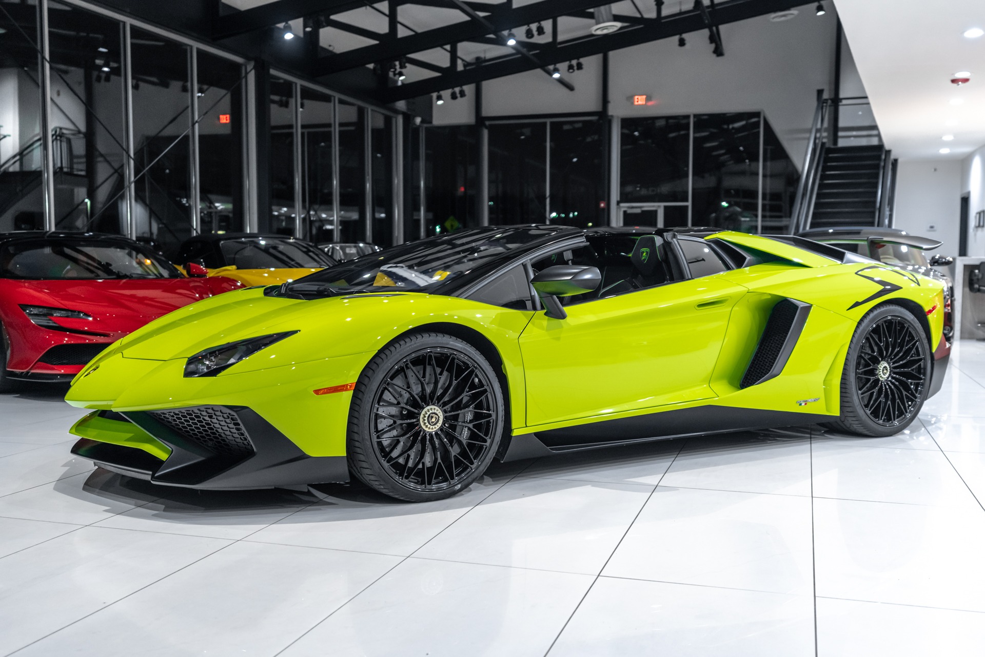 Used-2016-Lamborghini-Aventador-SV-Roadster-LP750-4-RARE-1-of-2-Verde-Scandal-in-the-US-LOADED-Carbon-Fiber