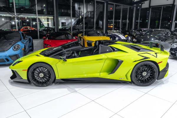 Used-2016-Lamborghini-Aventador-SV-Roadster-LP750-4-RARE-1-of-2-Verde-Scandal-in-the-US-LOADED-Carbon-Fiber